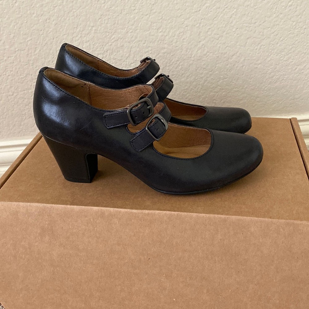 Sofft womens black leather Mary Jane block heel double buckle shoes size 6